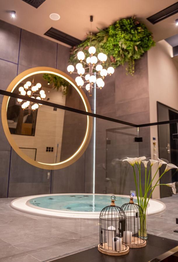 Marconio Wellness Private Pool & Spa - City Center Белград Экстерьер фото