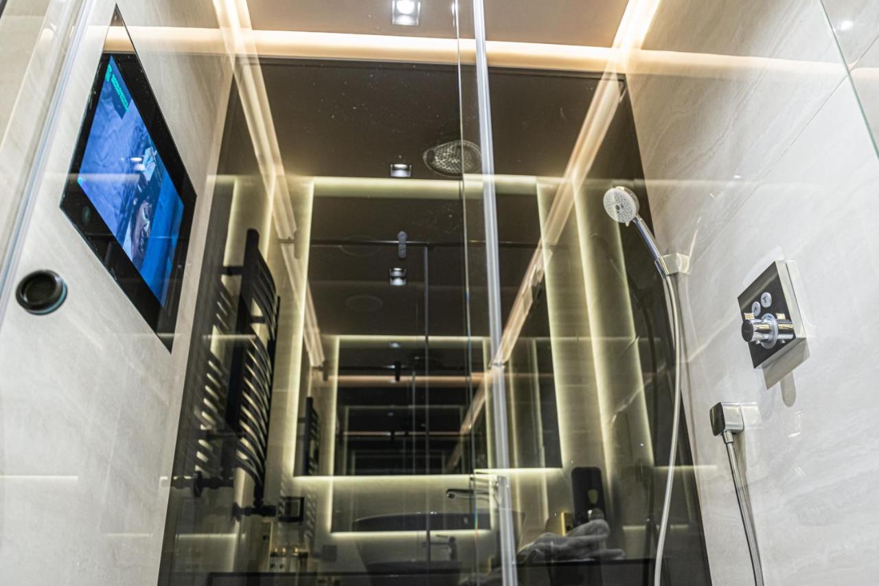 Marconio Wellness Private Pool & Spa - City Center Белград Экстерьер фото